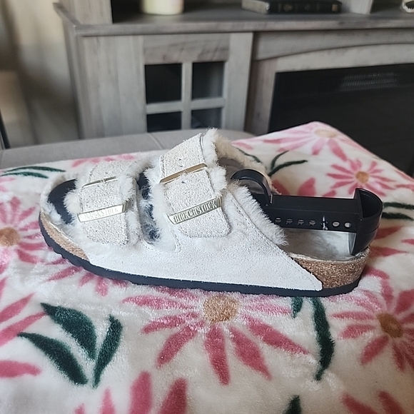 Ladies Arizona Shearling Birkenstock Sandals SIZE 39- US 8 - Picture 1 of 8